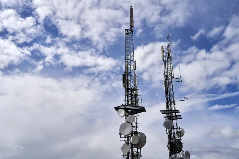 Airwave Outlaws: The Young Hackers Smuggling Forbidden Knowledge Through the Radio Spectrum